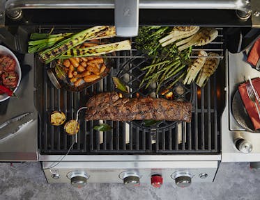 Met kruiden bestrooide hele ossenhaas