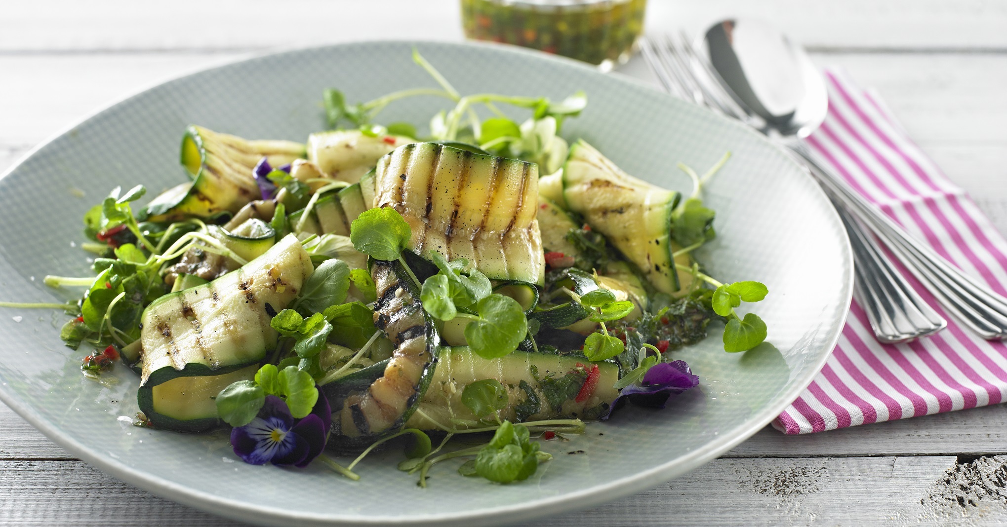 Gegrillte Zucchini Auf Spinat