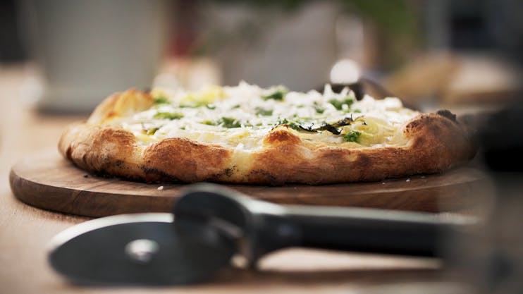 En ægte uægte napolitansk pizza for alle pizza-elskere - Kartoffel- og pestopizza