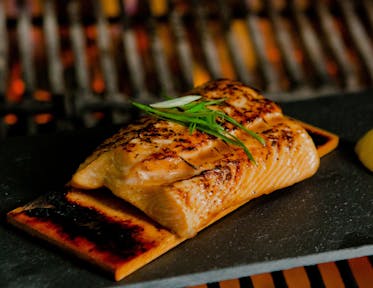 Salmón con costra agridulce