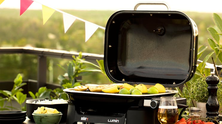 Webers nya elgrill Lumin Compact får toppbetyg av Smartsons testpanel!