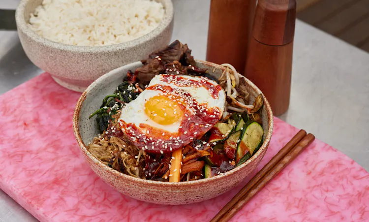 Beef Bibimbap with Gochujang sauce | Red Meat Recipes | Weber BBQ