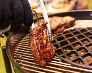 Schweinenackensteak Grillen mit Grill-Thermometer