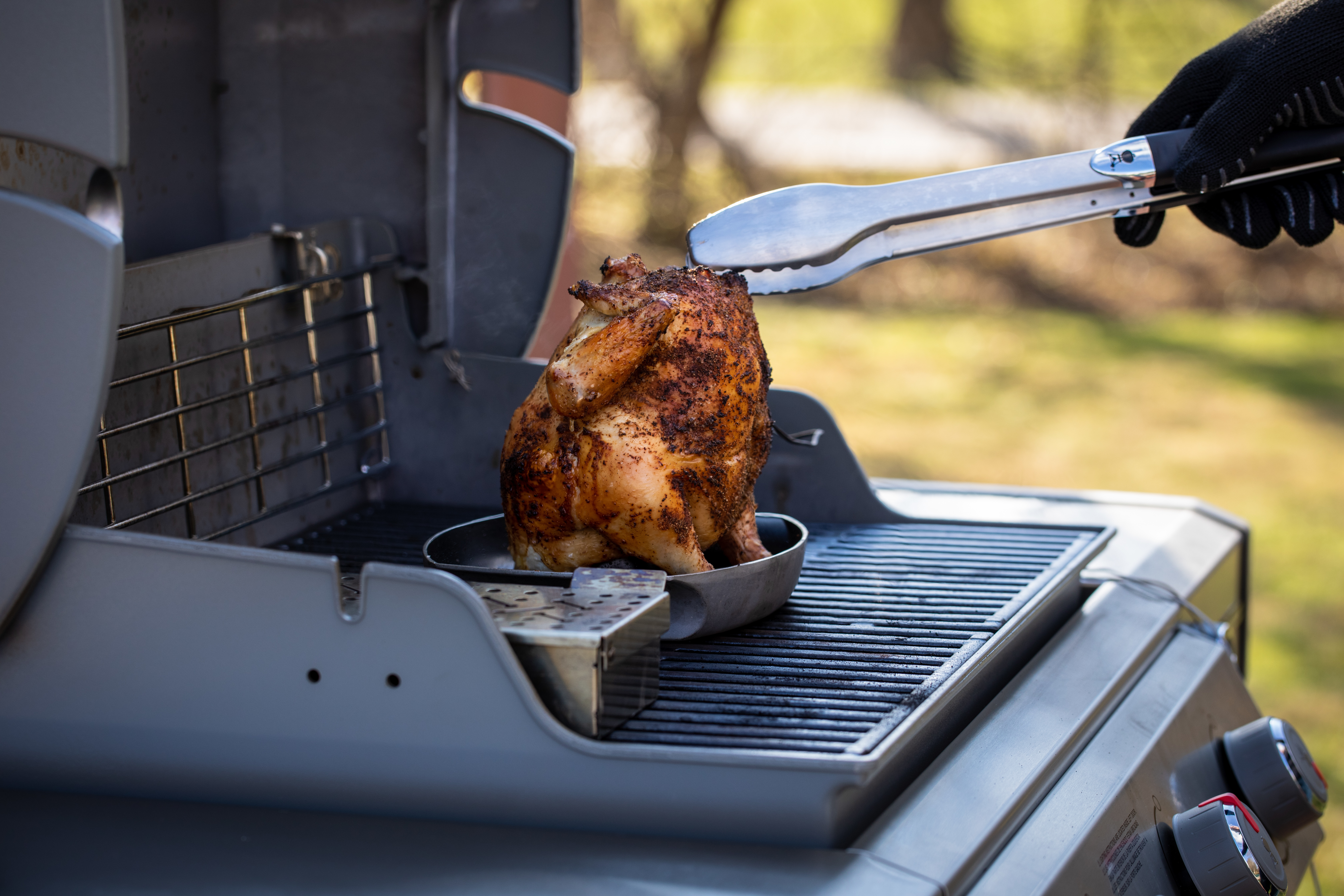 Navaris Vertical Stainless Steel Chicken Roaster Stand for Roasting Grilling Poultry BBQ Beer Can Chicken Rack Holder with Drip Pan and Canister