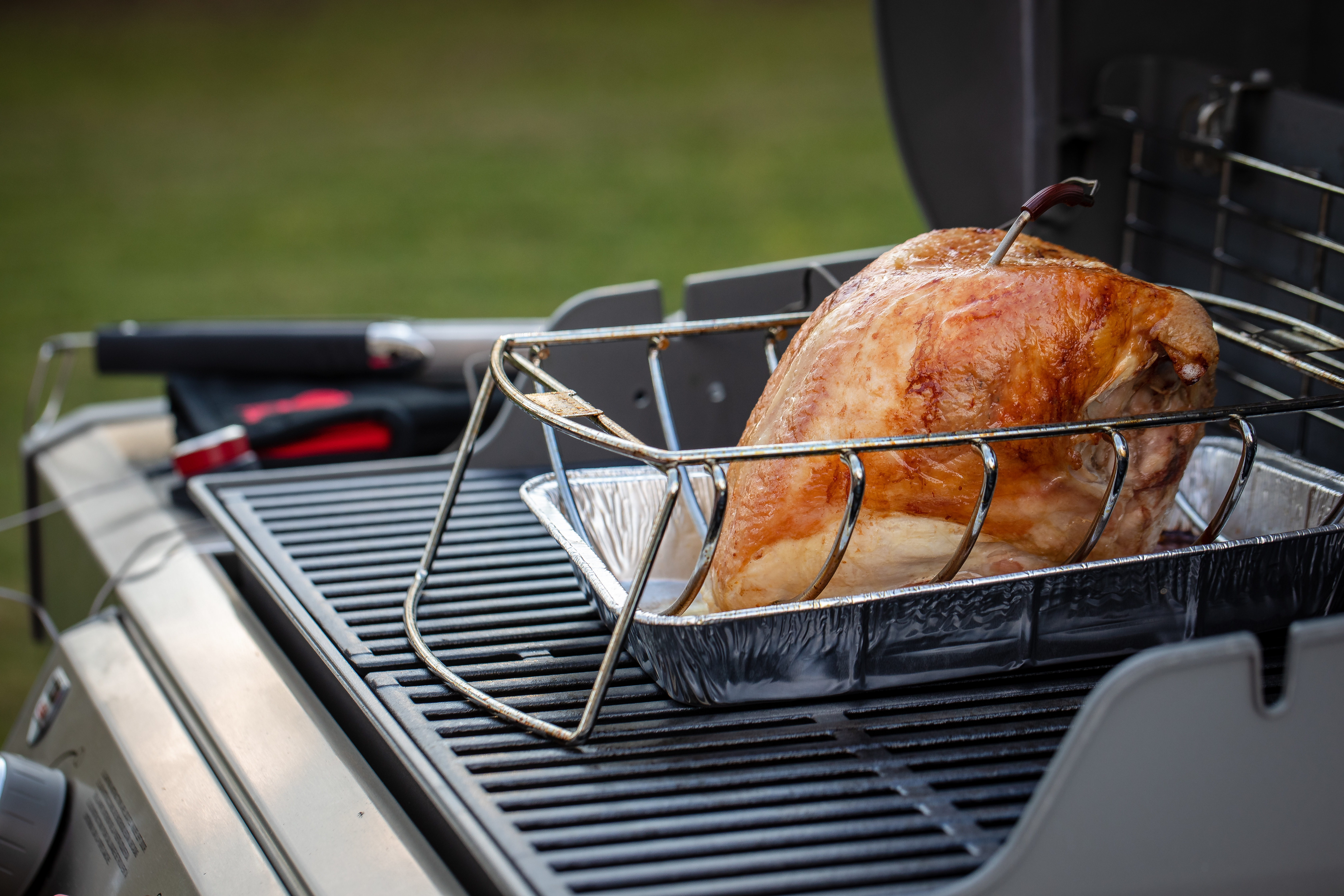 turkey on webber gas grill