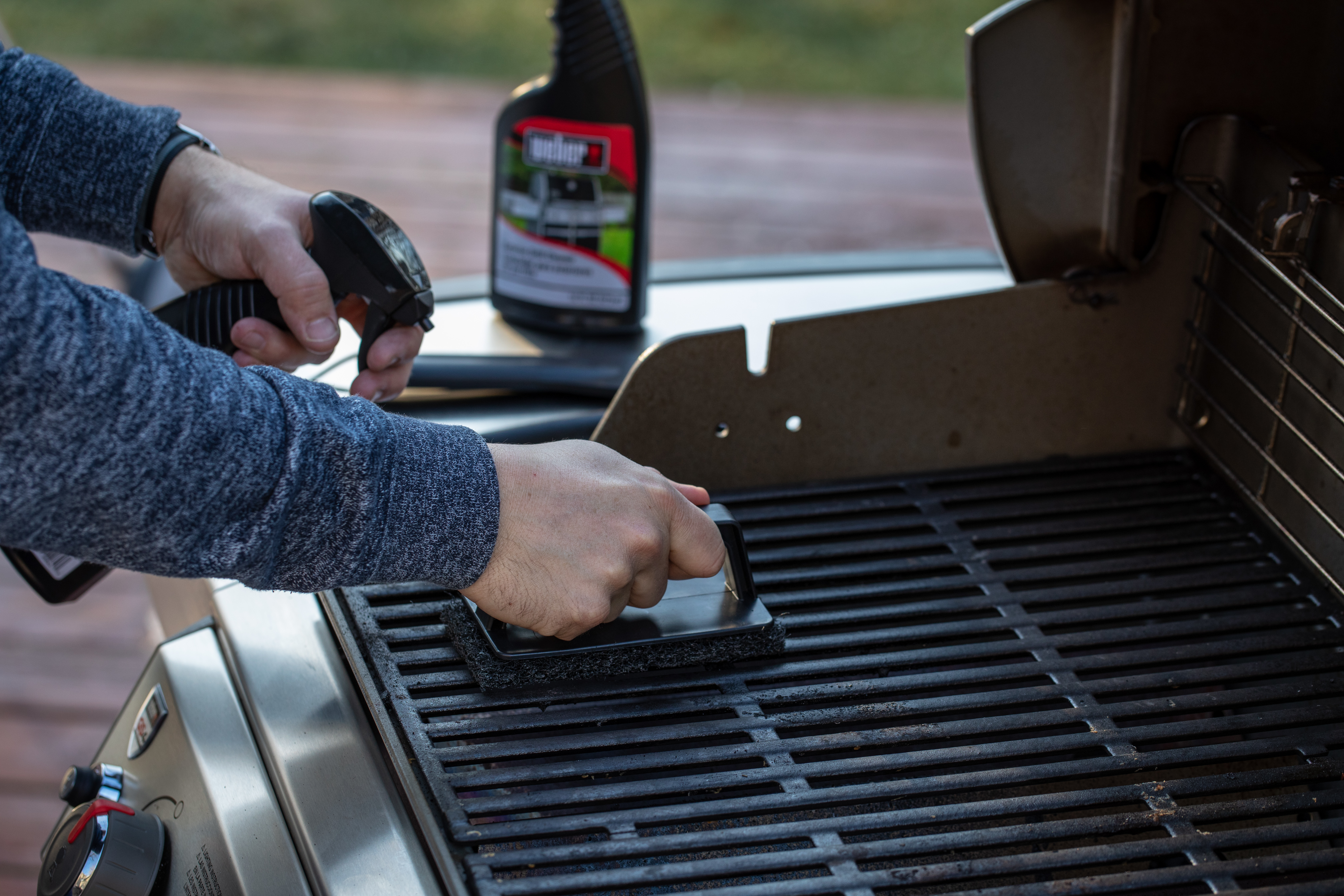 Cleaning weber shop genesis grill