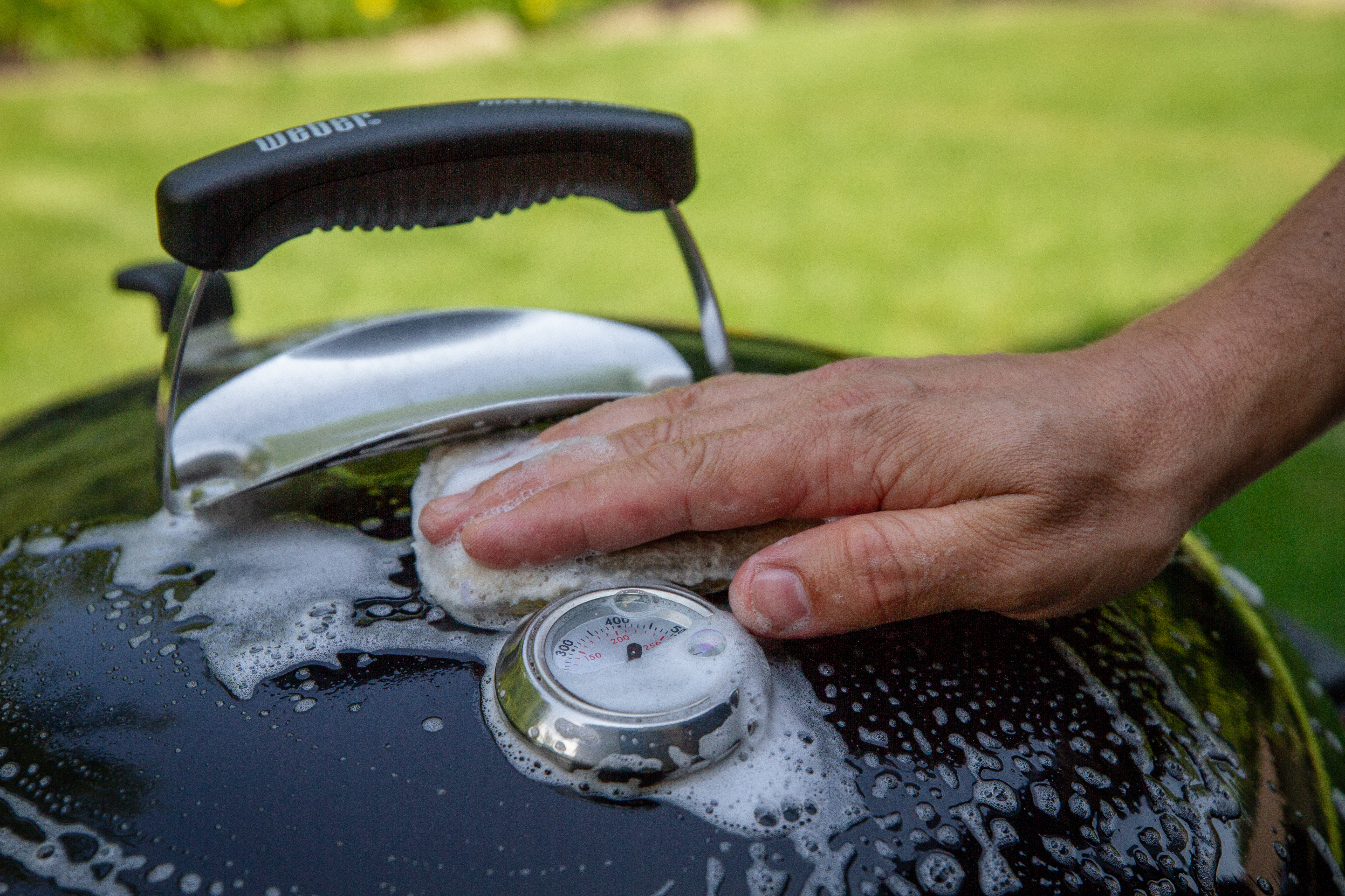 Cleaning weber outlet kettle grill