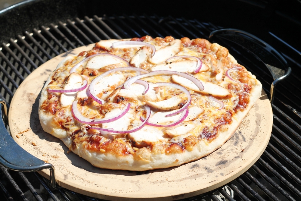 Cooking pizza on weber best sale