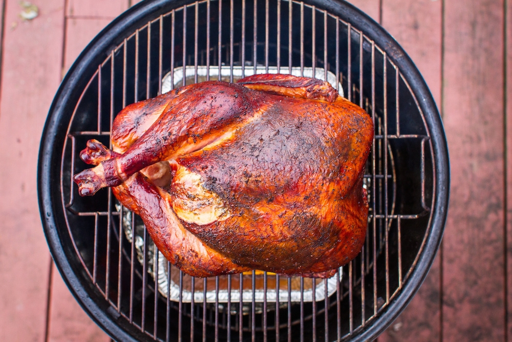 Turkey stand for outlet smoker