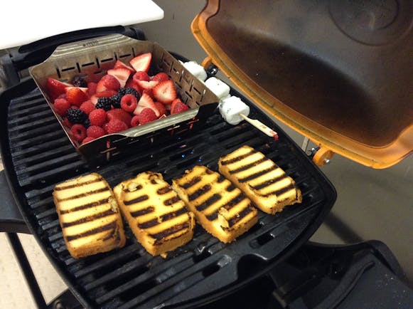 BBQ breakfast on Weber Go Anywhere grill : r/grilling