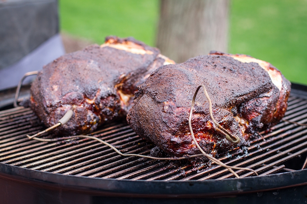 Pulled Pork with Weber Briquettes and 