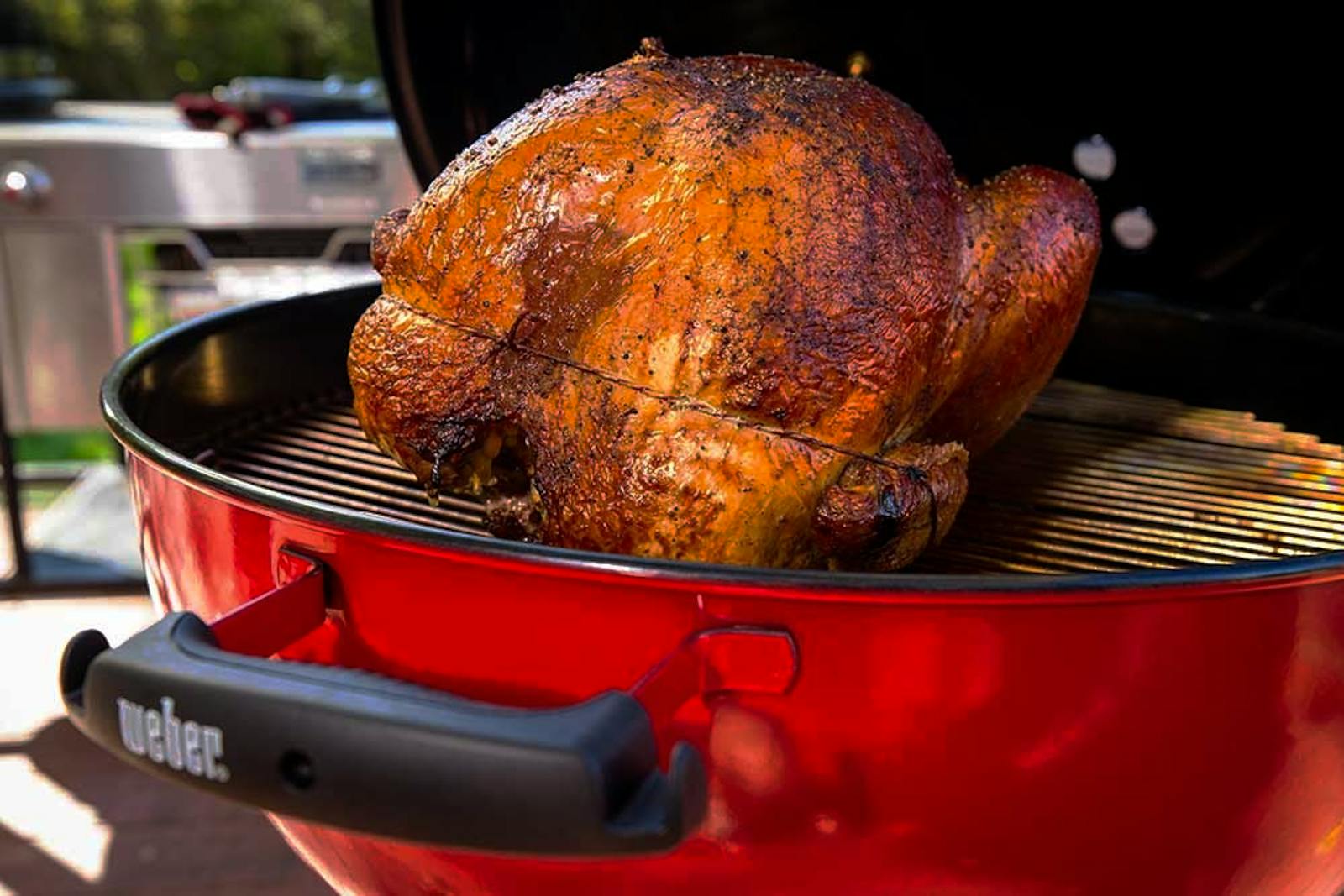 Manifold Bare overfyldt Bryde igennem Grilling Turkey on a Kettle Grill | Perfect Turkey Cook Temp | Tips &  Techniques | Weber Grills