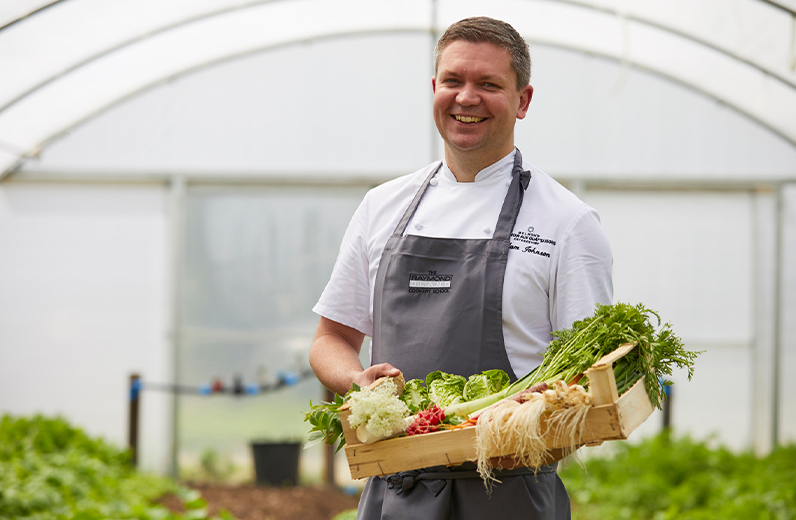 Weber Teaser Adam Johnson 796X520