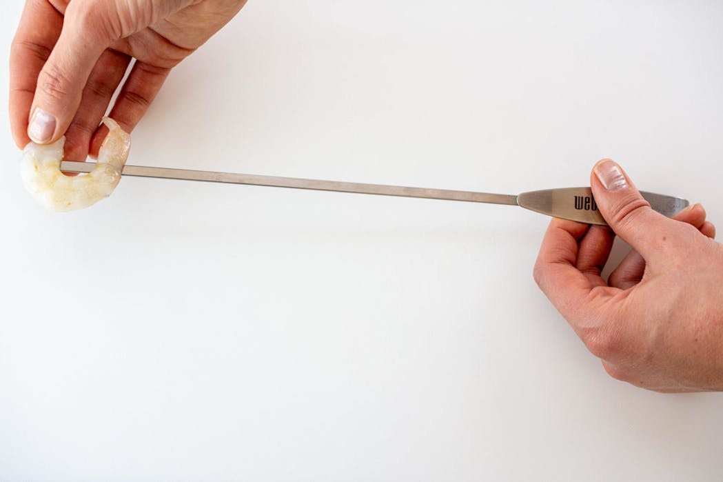 How To Thread Prawn Skewers 1