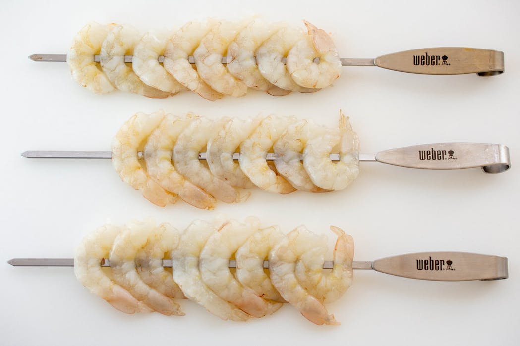 How To Thread Prawn Skewers 10