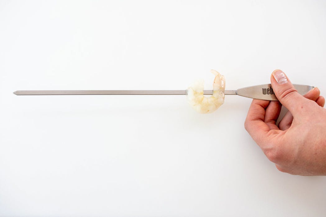How To Thread Prawn Skewers 2