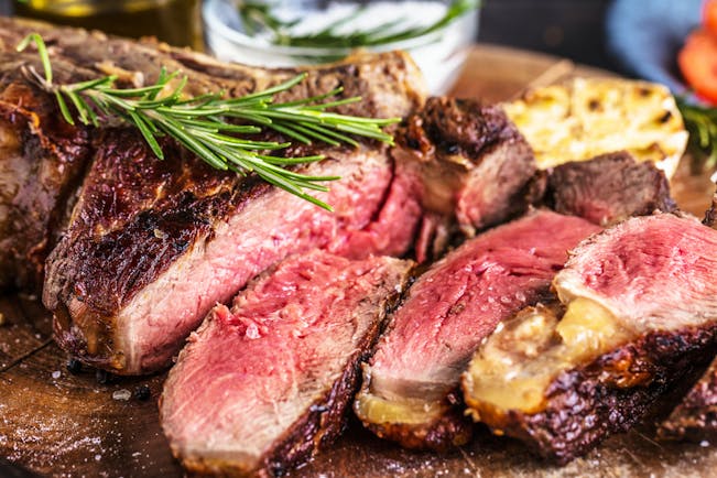 Tomahawk-Steak: Powwow am Grill