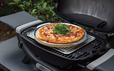 Baking pizza on a Weber Q