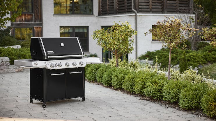 Introducing the new Weber Summit: a game-changer for BBQ lovers