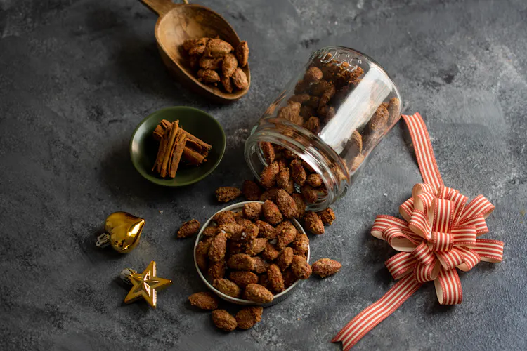 Smoked Cinnamon Sugared Almonds | Veggies Recipes | Weber BBQ