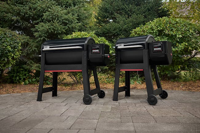 Meet the Weber Smoque™ Pellet Smoker 