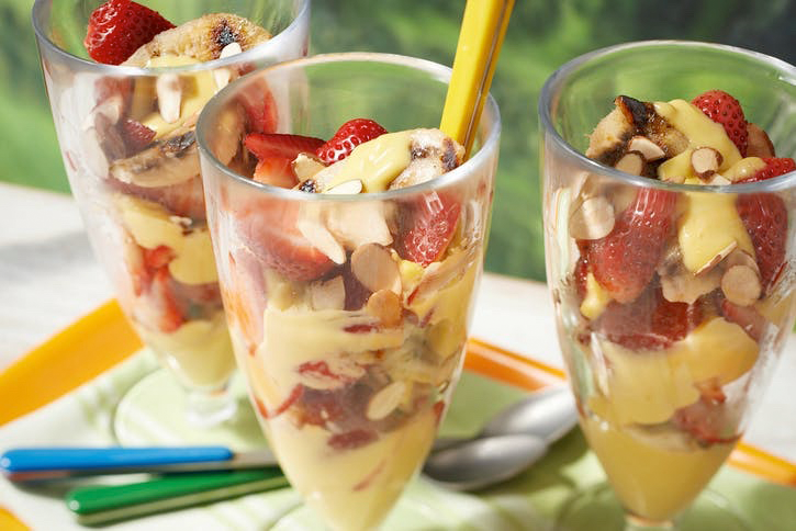 Bananen Und Erdbeer Parfait Mit Rum Zabaione