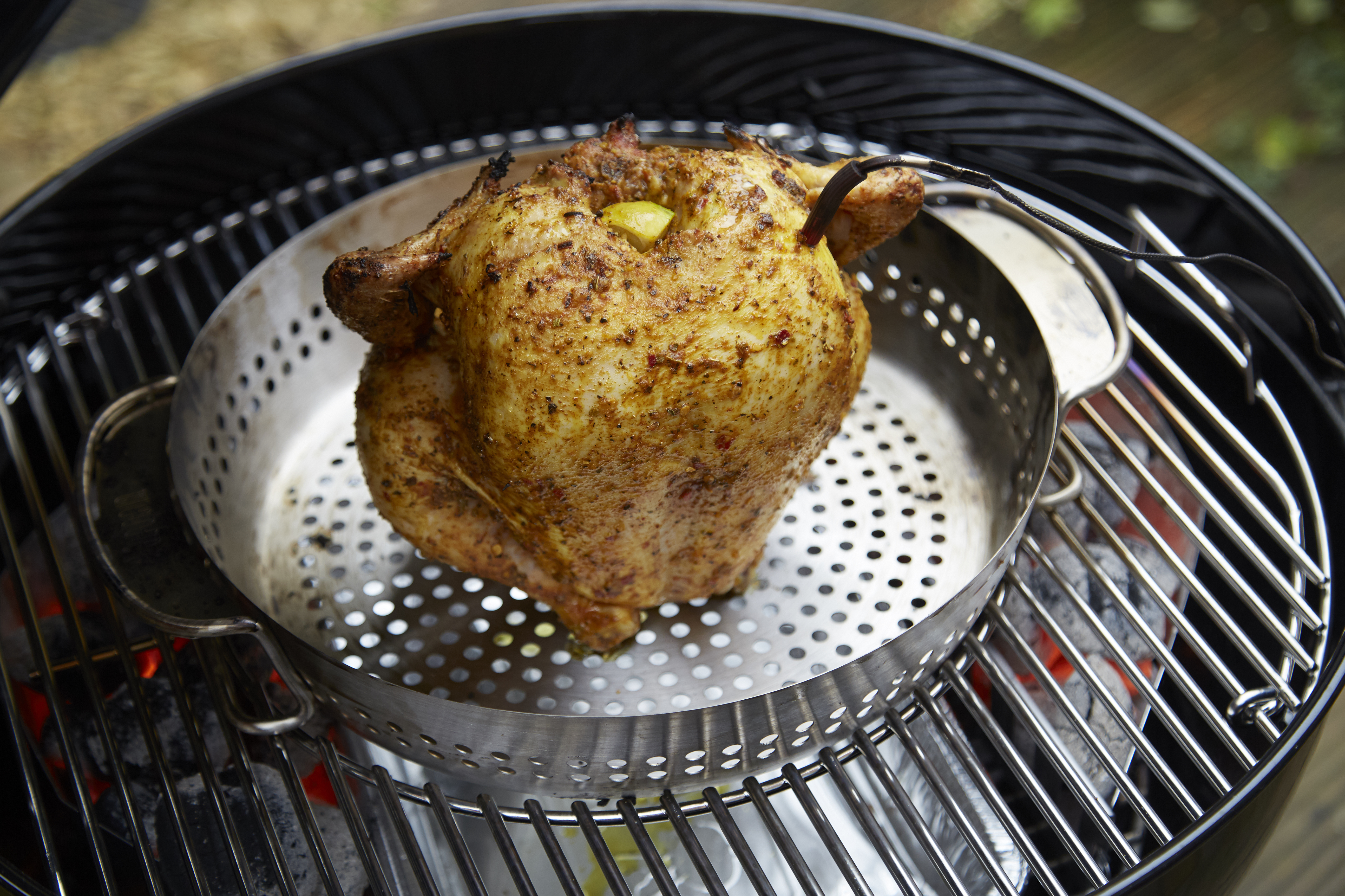 Weber beer hotsell can chicken recipe