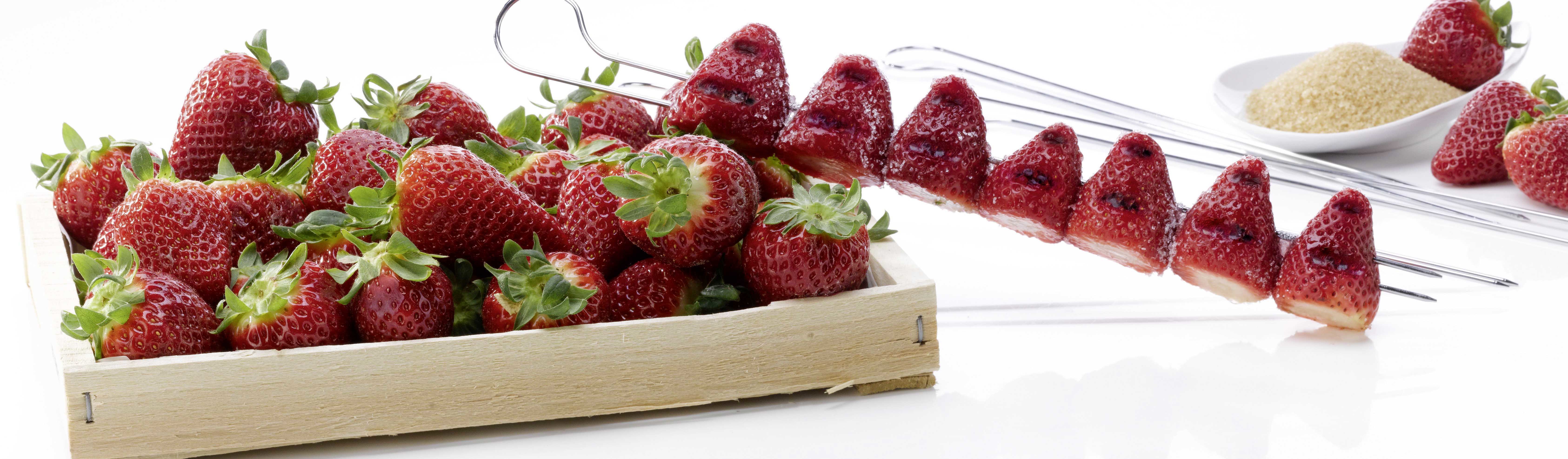 Brochettes De Fraises Grillées Barbecues Weber C Photo Rougereau Bd