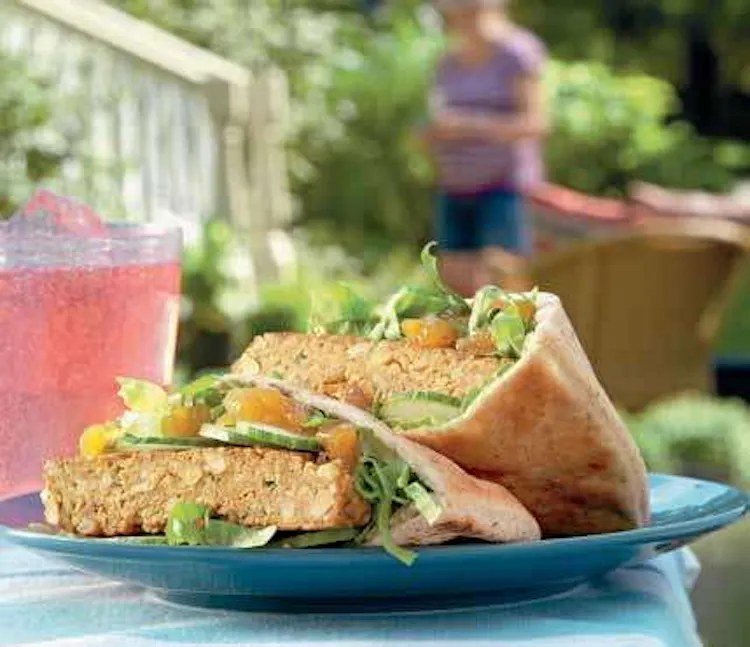 Curried Red Lentil Burgers with Mango Chutney | Vegetarian | Weber recipes