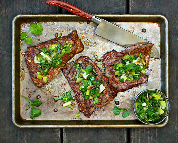 Bifteck De Jupe Grillé Et Sa Sauce Verte Aux Oignons