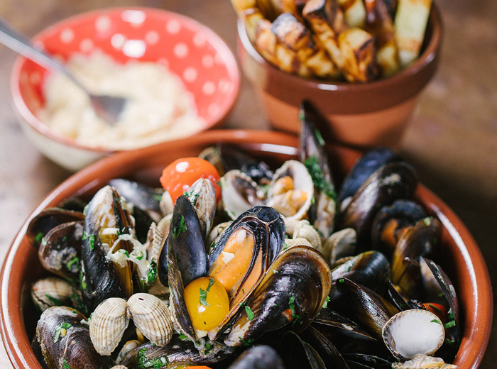 Moules Et Coques À La Plancha