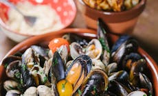 Moules Et Coques À La Plancha