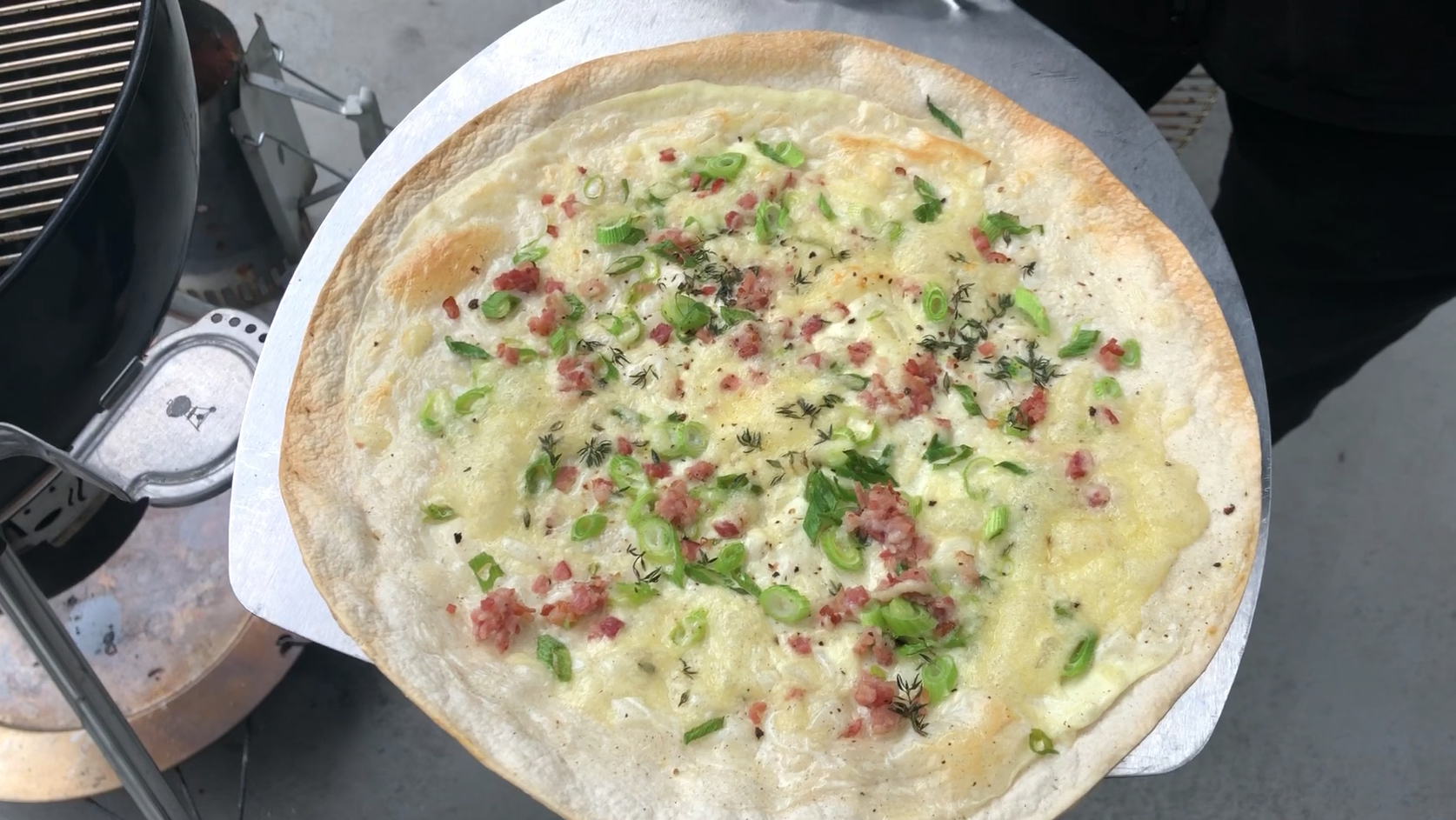 Flammkuchen Mit Speck Zwiebeln Und Käse