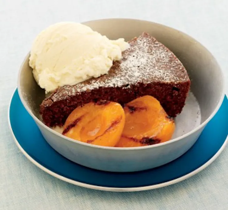 Gingerbread with Grilled Apricots | Official Weber® Website