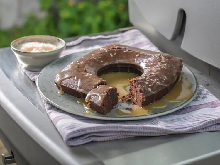 Guinness Chocolate Cake | Official Weber® Website