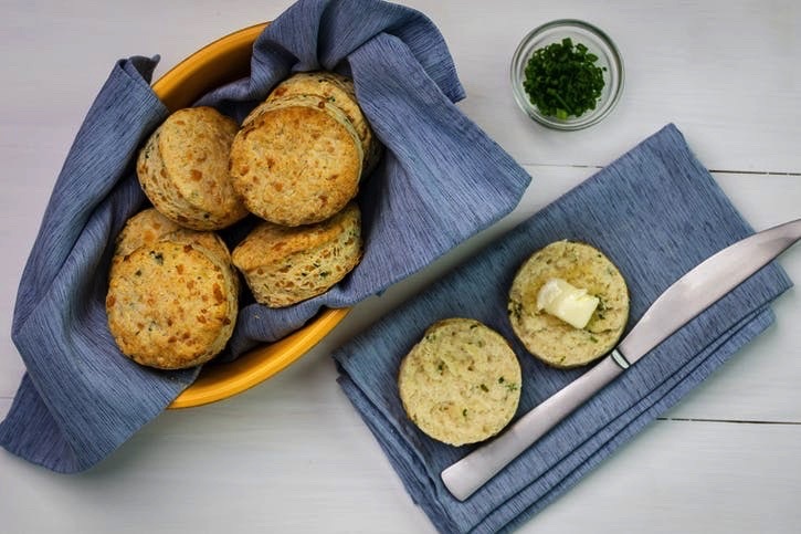 Herzhafte Muffins Mit Cheddar Und Schnittlauch