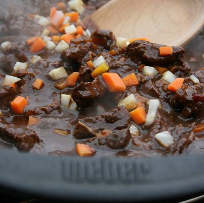 Hirschgulasch 400X400