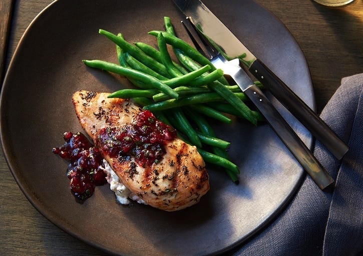 Hähnchenbrustfilets Gefüllt Mit Ziegenkäse Preiselbeer Salsa