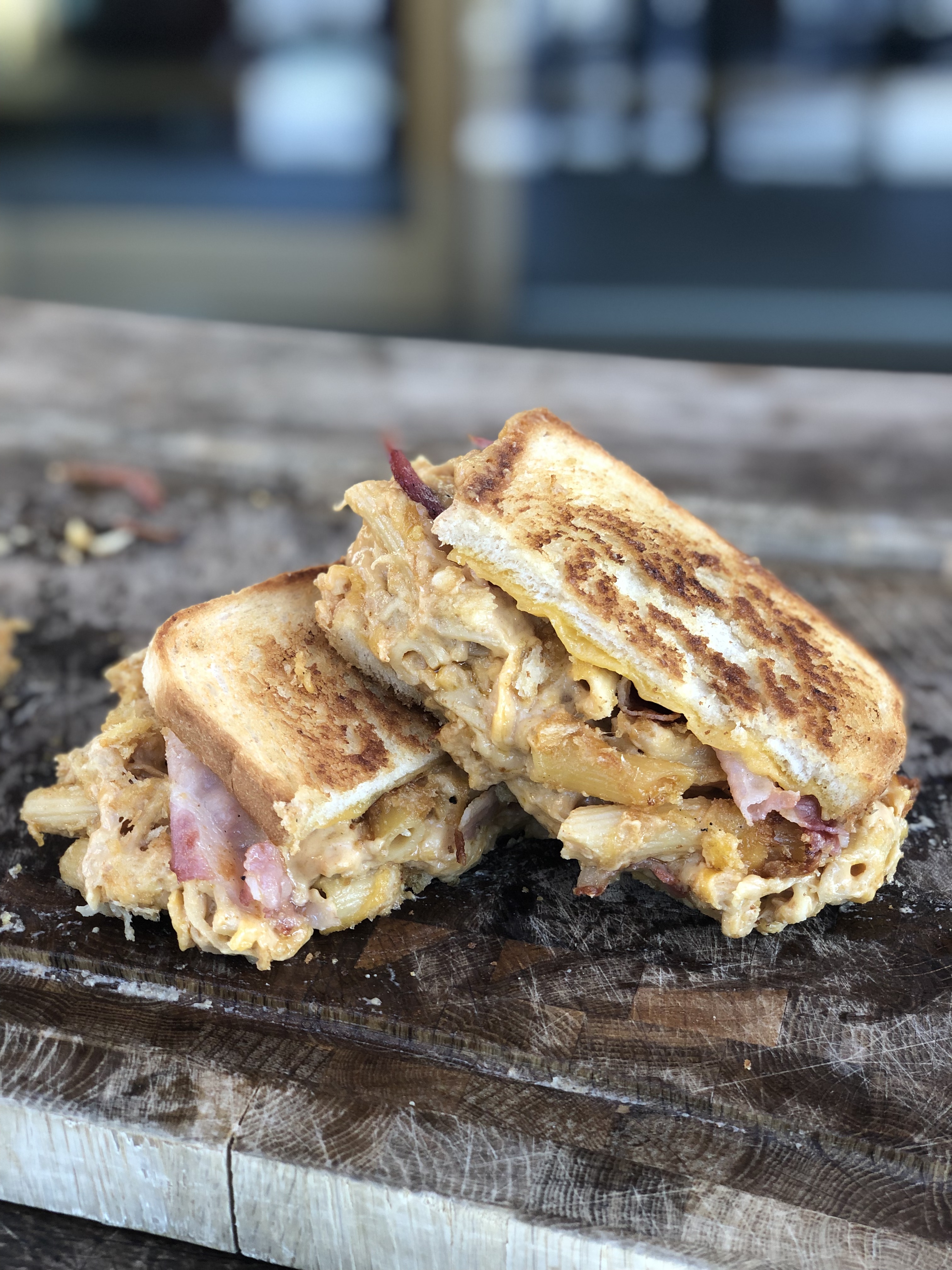 Macn Cheese Sandwich 1