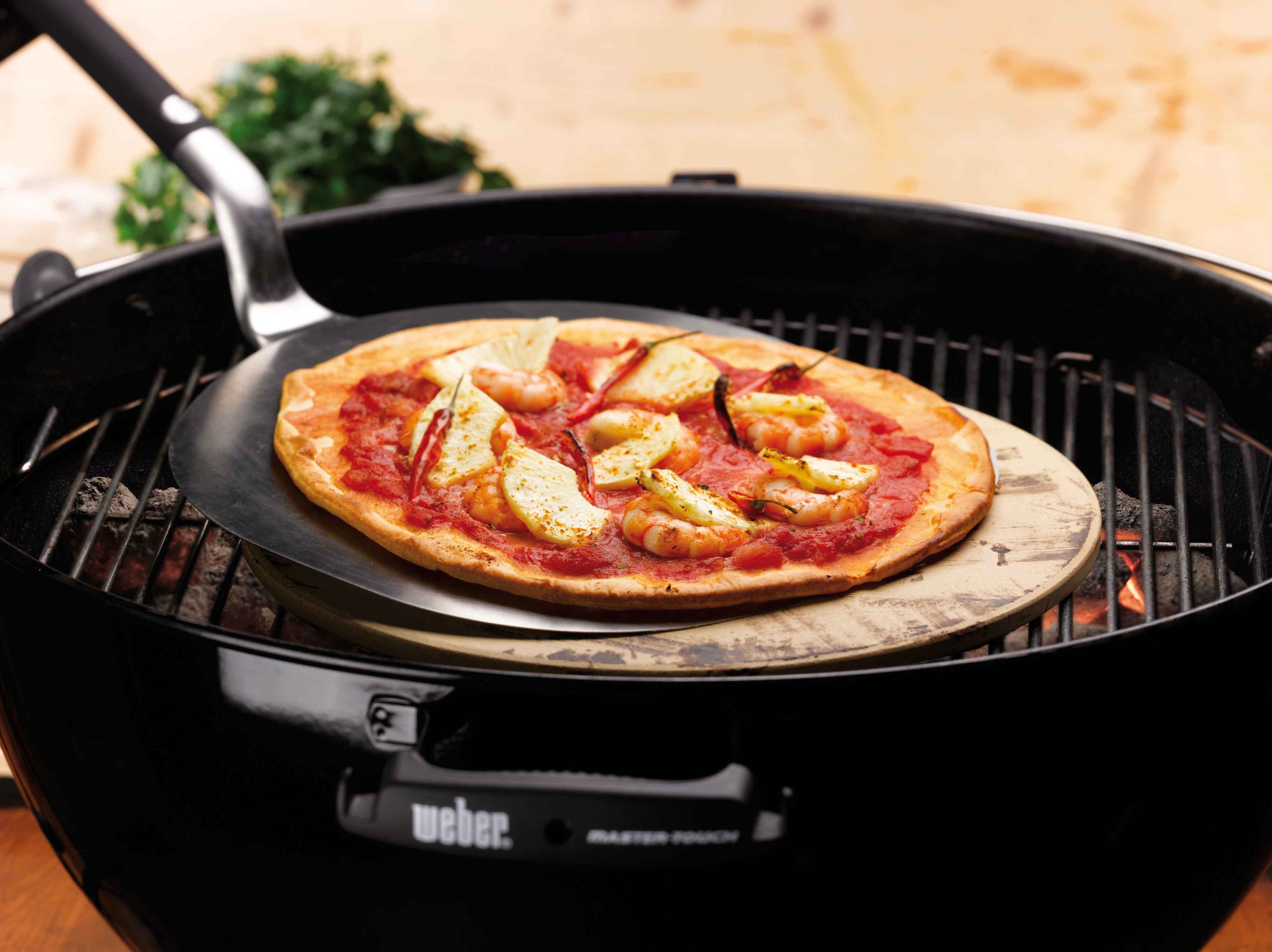 Pizza Equateur Aux Crevettes Ananas Et Tomates Barbecues Weber Bd