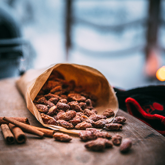 Roasted Cinnamon Almonds Lapland Weber H2 A3745 Recipe V2