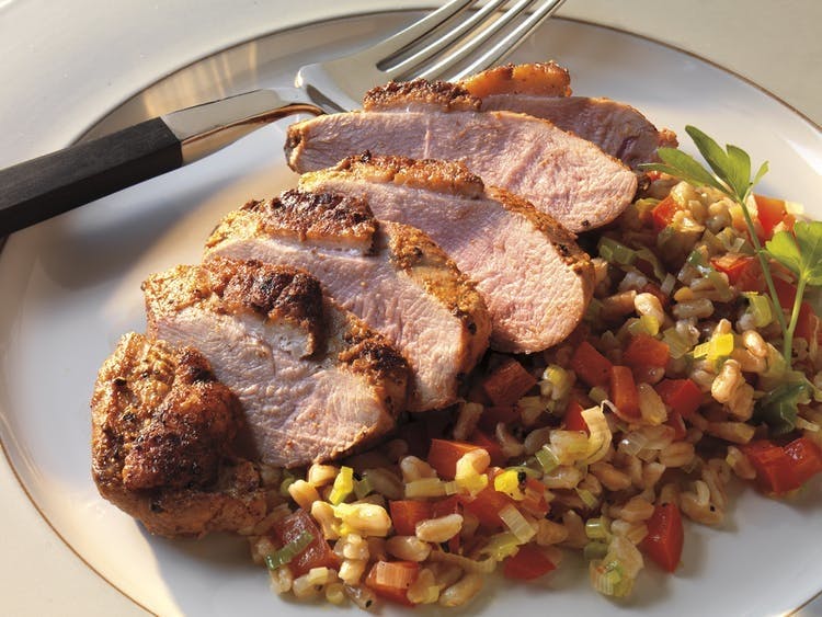 Poitrines De Canard Fumees Au Farro Et Sa Salade De Legumes