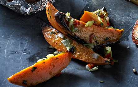 Bagte Soede Kartofler Med Chili Og Foraarsloeg