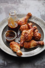 Chicken Wings mit BBQ Sauce