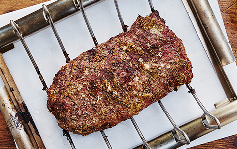 Helstekt Biff Med Dijon  Och Ortdressing