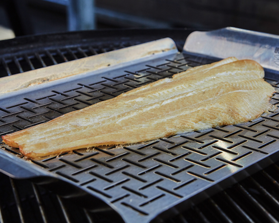 Koldroeget Hellefisk Med Cremefraichedressing