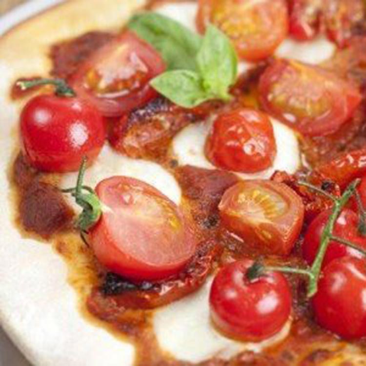 La Recette Du Chef Pizza Aux Tomates Fraiches Et Confites 750X750