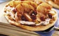 Pizza Grigliata Con Pere Formaggio Di Capra Mandorle E Mirtilli Rossi Dessert Weber Ricette