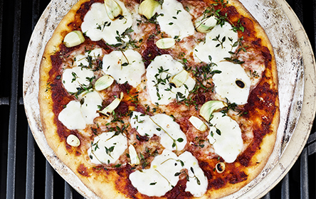 Pizzaa Kaasugrillissa