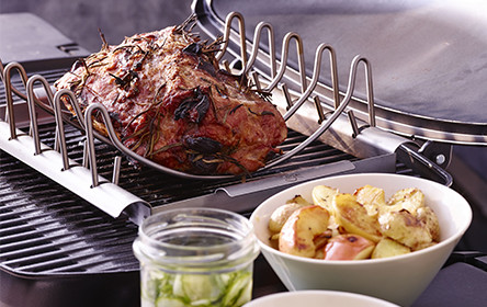 Plommon  Och Rosmarinkarre Med Applen Och Mild Saas